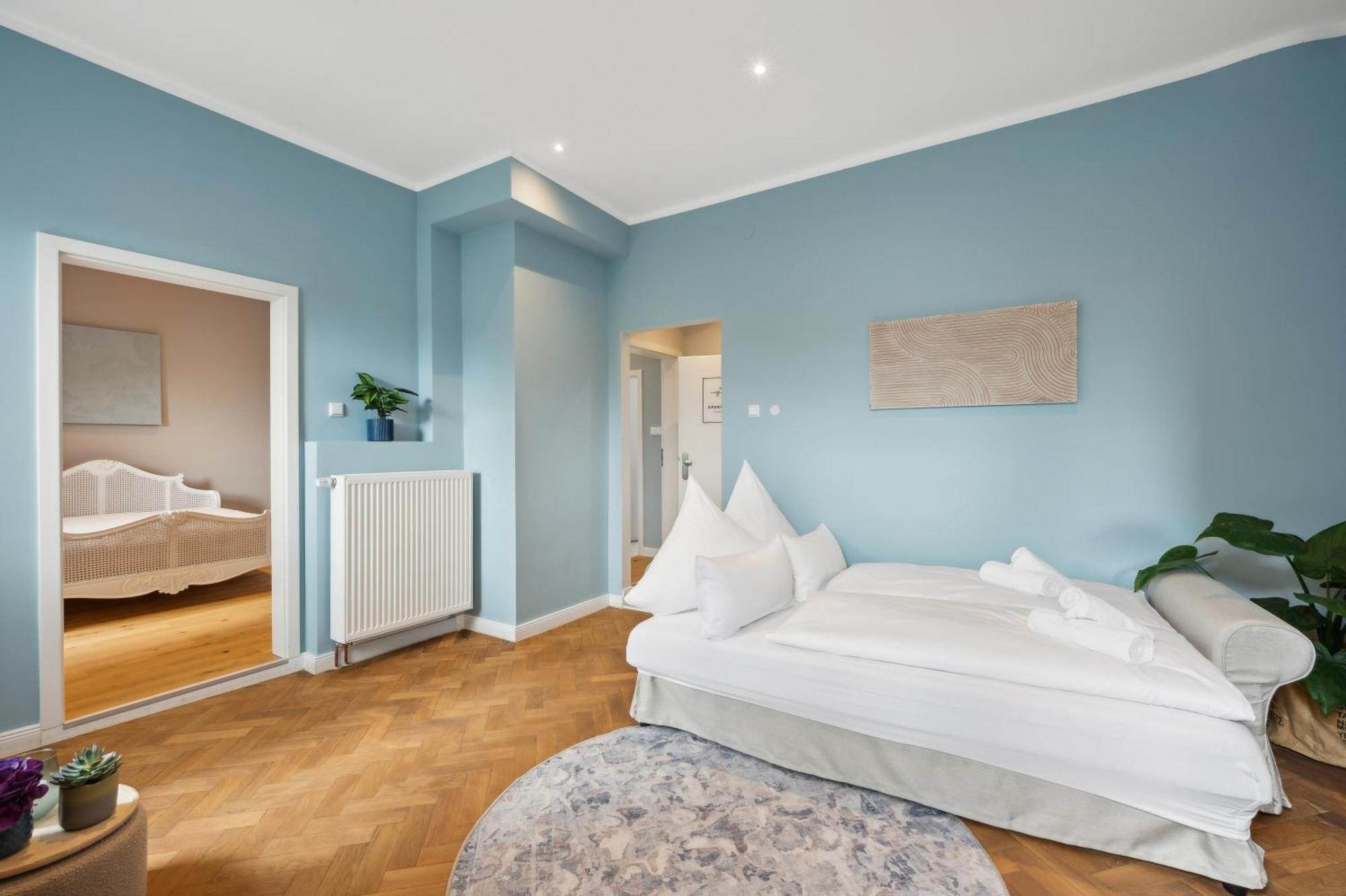 Grosse Altbau I Terrasse I Zentral I Parkplatz I 8 Personen